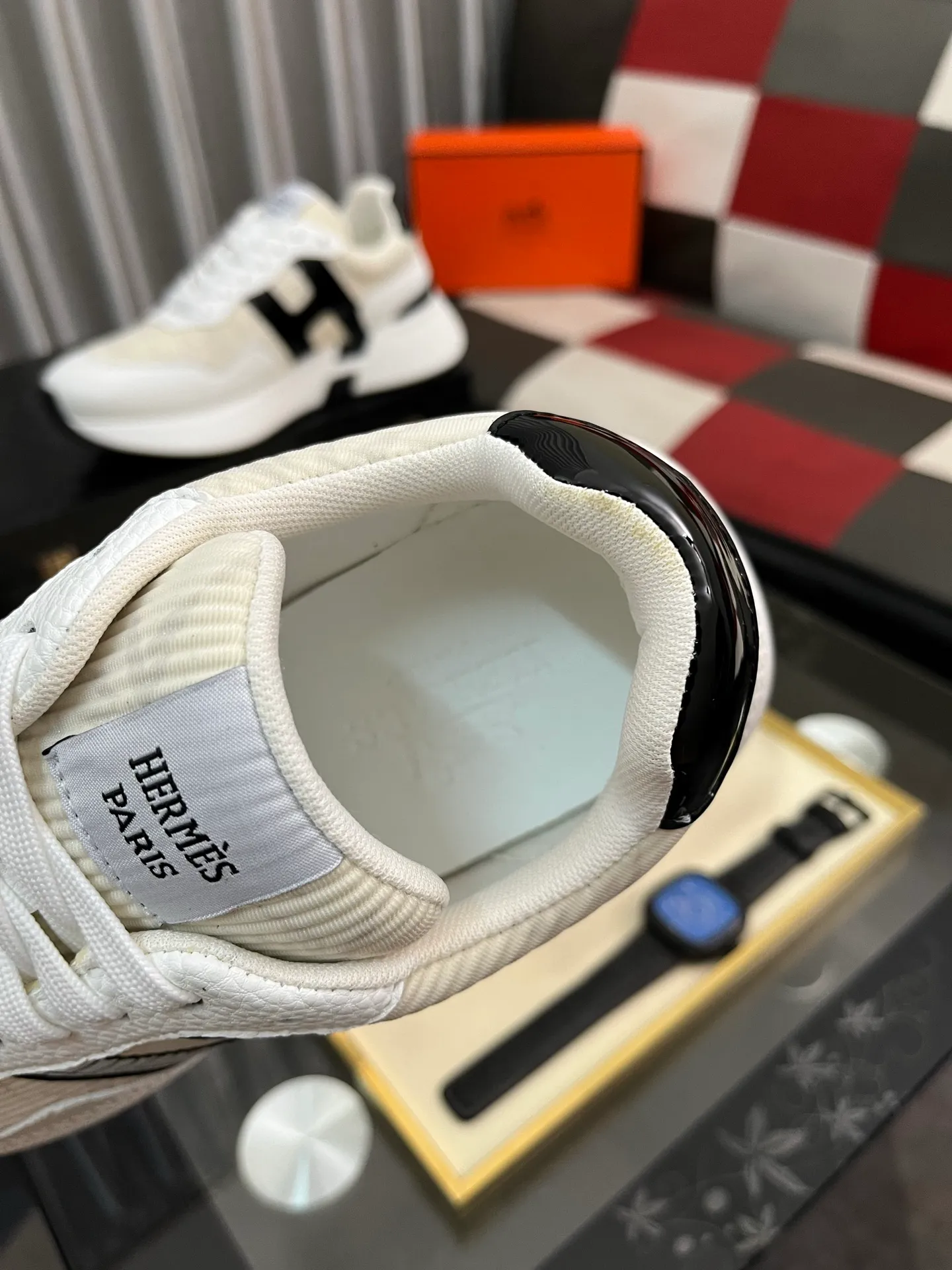 Men's shoes 💰540⌚️⌚️ HERMES/Hermès men's rest sneakers! -High-end quality original casual sports shoes -Upper: high nappa calfskin, forging technology, knitted fabric, shoe brand webbing, injection molded brand logo -Inner: foot pad; water-dyed cowhide -Outsole: ultra-light TPU·rubber; two-color molded outsole -Ultra-high quality control·fine workmanship: highlighted (high-end·luxury·grade) Size: 38-443️⃣Colors available